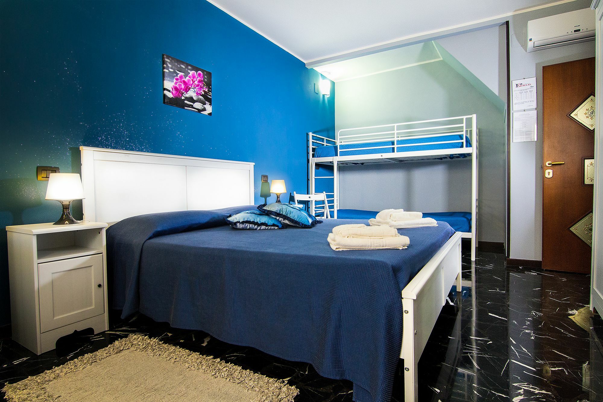 B&B Eraclio Suite Барлетта Екстер'єр фото